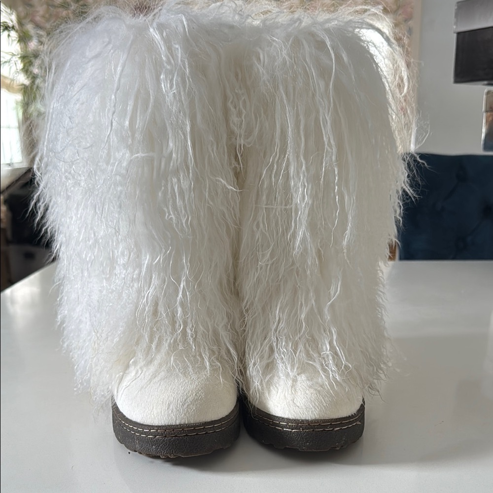 Furry White Boots